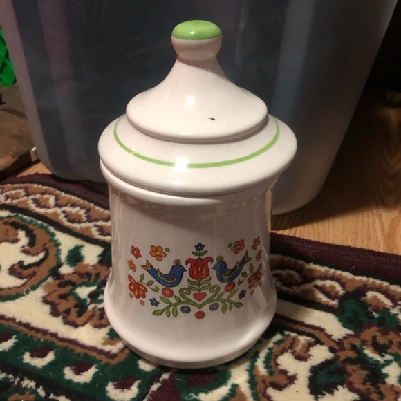 Vintage bluebird ceramic Ceramic Canister with Green Lid. Corning-ware. - Picture 9 of 9